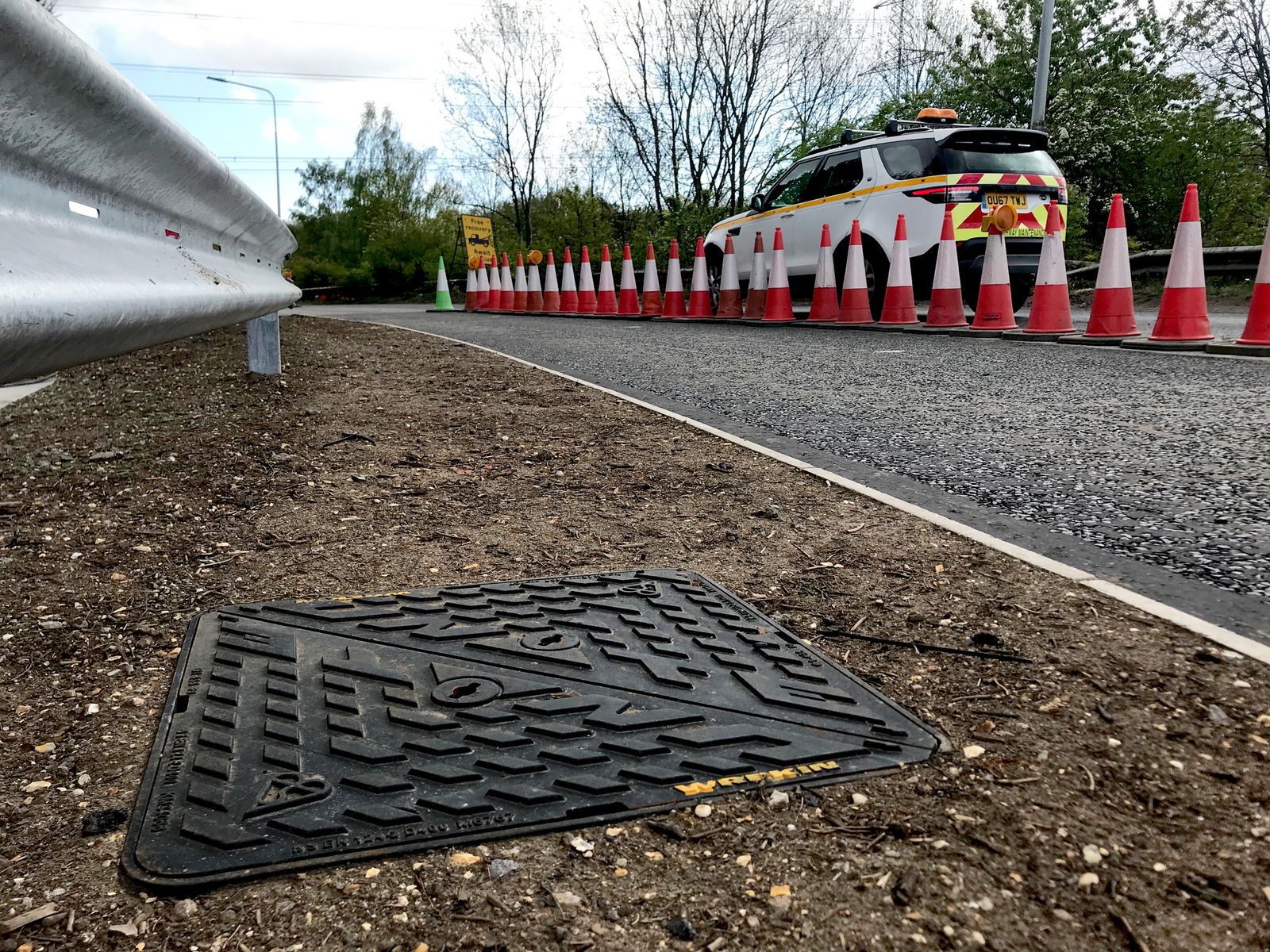 Unite manhole cover installed on the M27