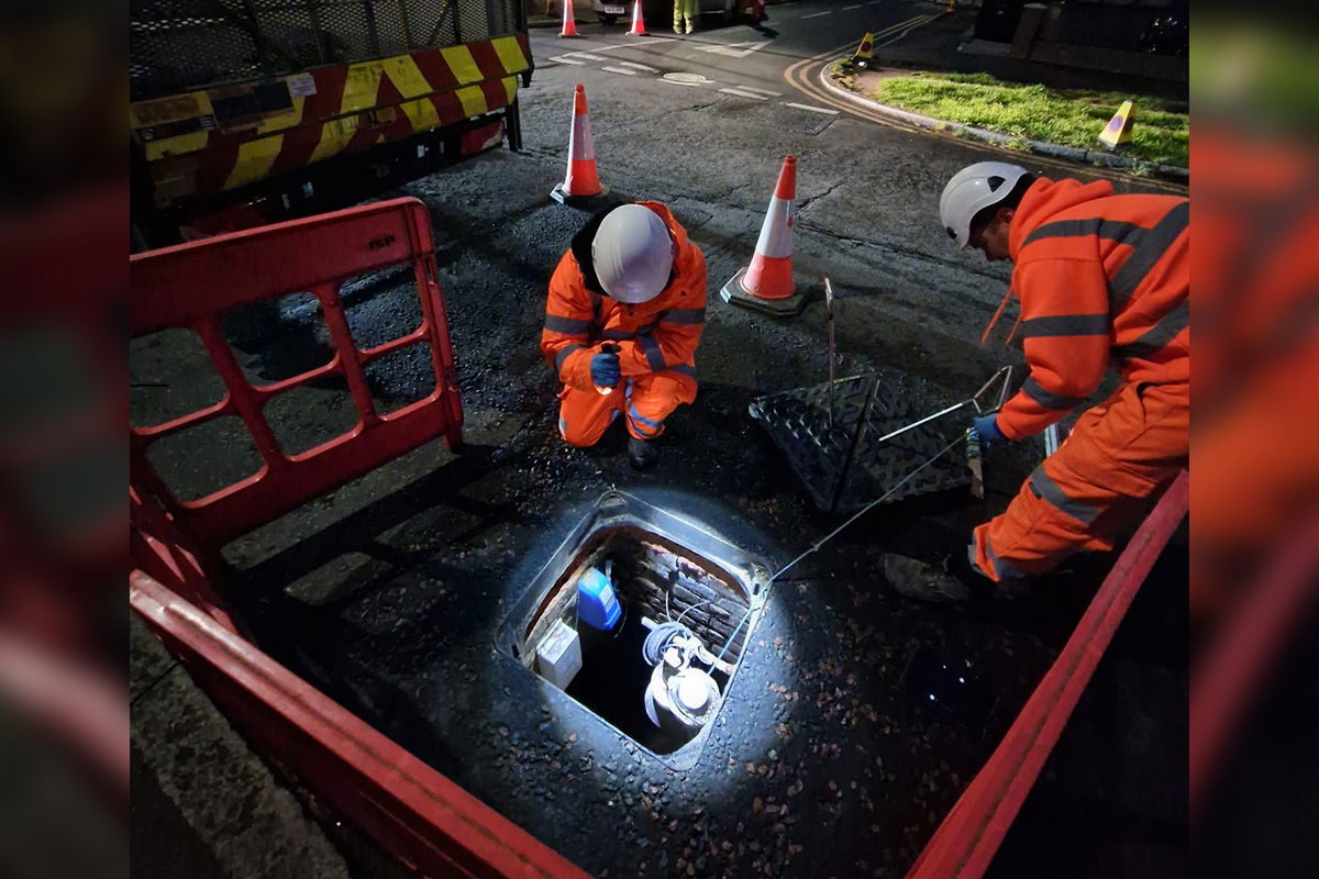 Antennae installation in Unite manhole cover
