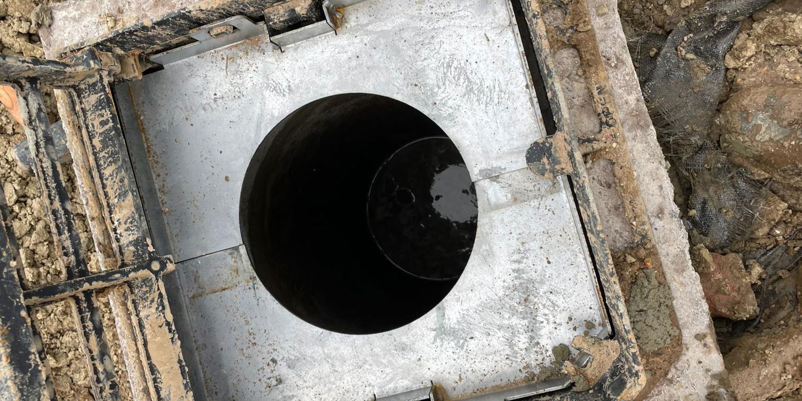 Armadillo Silt Shield locator plate installed on Cala Homes site