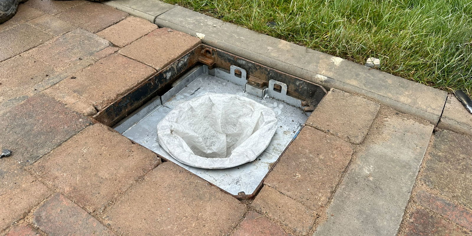 Armadillo Silt Shield installed with Gully Grate removed