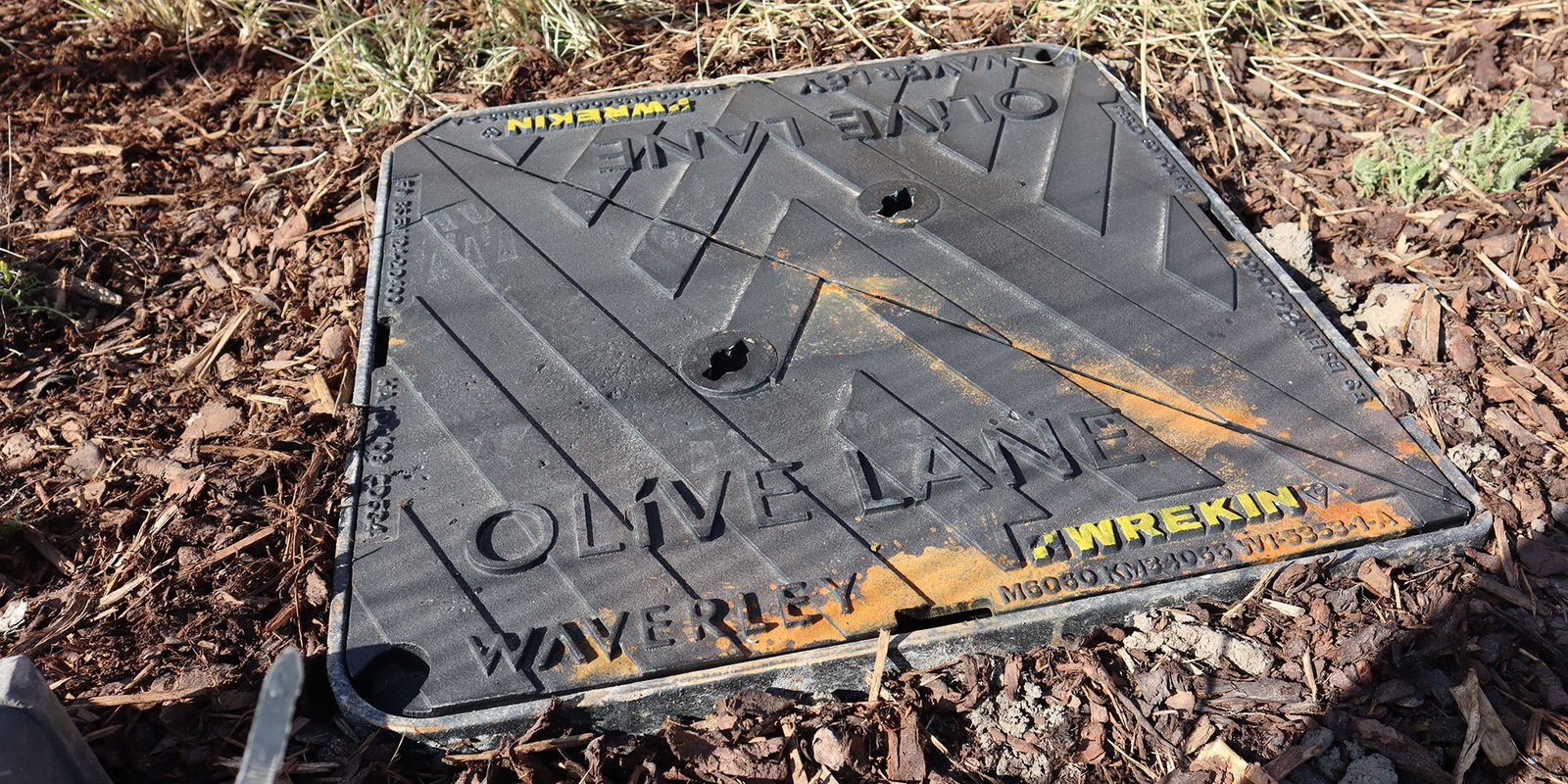 Bespoke manhole cover at Olive Lane, Waverley