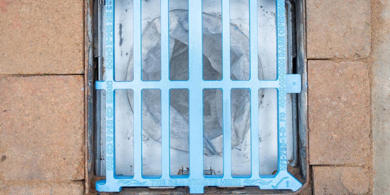 Armadillo Silt Shield installed at Barratt Homes site with the Sea Starts Here Gully Grate