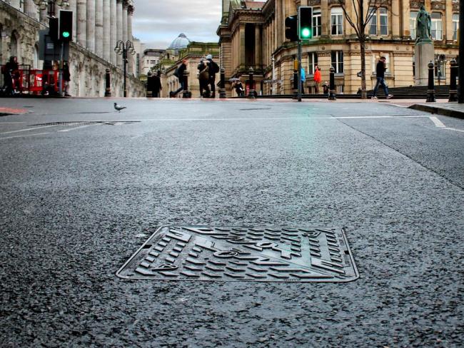 Unite manhole cover installation